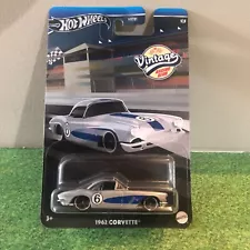 1962 Corvette * 2024 Hot Wheels Vintage Racing Club Case B JA6