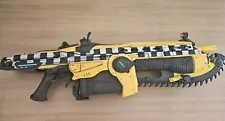 Gears of War yellow gun