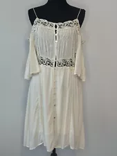 Solemio Dress Medium Cream Beautiful Crocheted Accents