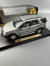 Maisto 1997 Mercedes-Benz ML 320 Diecast Model SUV Silver Special Edition