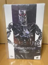 Hot Toys MMS352 T-800 Terminator Genisys Endoskeleton 1/6 Action Figure Open Box