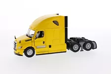 Freightliner Cascadia Tractor w/Sleeper - Yellow/71031