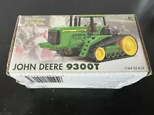 John Deere 9300T - 2000!Farm Show Edition.