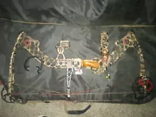 Mathews Z7 Compound Bow RH 70# 30” DL Loaded!