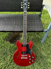 Epiphone ES-339 p90 Pro, Very Cherry Semi-hollow. Rare. Ex! mint. Cond Gig Bag