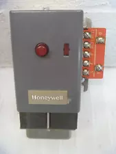 Honeywell R8184M Oil Burner Primary Control - boiler Furnace 1002 USED AS IS