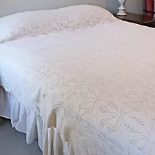 Vintage Hand Crocheted Ecru Queen Size Coverlet Bedspread Blanket 90 x 78 inch