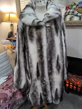 Dennis Basso Absolutely Stunning White & Grey Faux Fur Coat Size 3XL BNWT