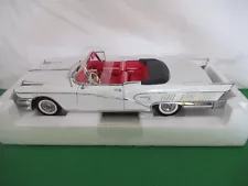 SUN STAR PLATINUM 1958 BUICK OPEN CONVERTIBLE - WHITE SCALE 1:18 No. 4812