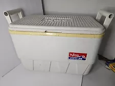 New ListingVintage Igloo Marine Cooler 25 Quart White Boating Camping Picnic Handles