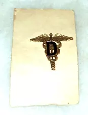 ORIGINAL NAMED WW2 MEDICAL DENTAL CORPS OFFICER COLLAR INSIGNIA PIN