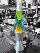 Lava lamp -Very Nice And Working 16.5" Tall X 4" Wide