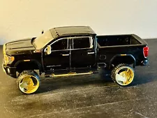 2022 GMC Sierra 2500 HD Denali Pickup Truck 1:64 Scale Diecast Black Gold