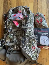 Badlands 2200 Pack Medium Approach 2.0 with New Rainfly New Hydration system