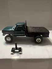 Greenlight Custom Lifted 1978 Ford Dually F-350 Flat Bed 1/64