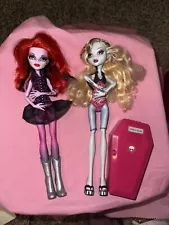 Monster High Dolls - Operetta & Lagoona Blue Coffin Locker