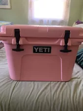 YETI Roadie 20 Cooler - Pink Limited Edition Discontinued Rare Color