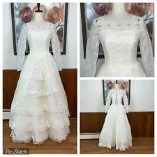 Stunning Vintage 1950s Bridallure Cupcake Lace Wedding Gown!