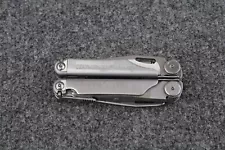 New ListingLeatherman WAVE Multi-Tool Knife (PREOWNED)