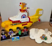 LEGO Ideas 21306: 2016 Beatles Yellow Submarine - Retired - Complete w/ 1 sub