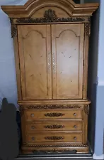 Cabinet with drawers