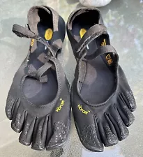 Vibram Women's Five Fingers V-Soul Shoes, Black, 41 EU 8.5-9 US - GENTLY USED