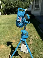 Jugs Lite-Flite Pitching Machine