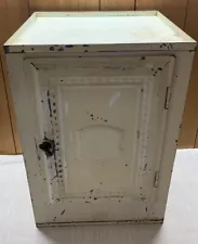 Vintage Tin Metal Pie Safe Cabinet w/ Latch Lock 20" x 13.5" Primitive Farmhouse