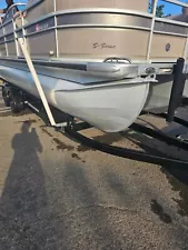 boats for sale used Premier tritoon