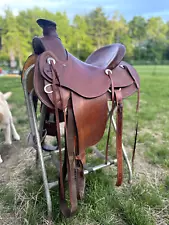 New Listing15" Dakota wade tree western saddle lightly used