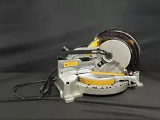 DEWALT DWS713 15 Amp 10 Inch Single Bevel Compound Miter Saw Used