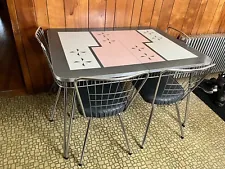 NICE! Vintage 1950s Formica Kitchen Table with Leaf & Four Chairs!