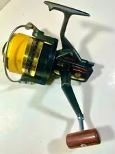 Daiwa BG30 Gold Spinning Reel Vintage Works Ball Berings Loaded With Line