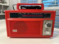 VINTAGE Silver Solid State Super Deluxe Table Radio *NEW OLD STOCK