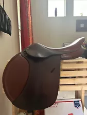 Used 17”Close Contact Henri De Rivel Advantage Jumping English Saddle