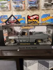 M2 Machines 1975 CHEVROLET SILVERADO Holley SquareBody Truck