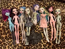 8 Monster High Dolls for Parts or Repair