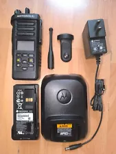 MOTOROLA APX1000 900Mhz p25 2-knob HANDHELD with Battery, Charger & Antenna