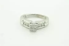 Estate Sale 14k White Gold 0.60 TCW Diamond Engagement Ring Size 7