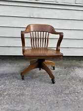 Vintage Oak Wood Banker Lawyer Swivel Rolling Office Arm Chair Gunlocke Style