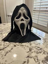 New ListingSCREAM MASK Dated 2012 Adult size!!