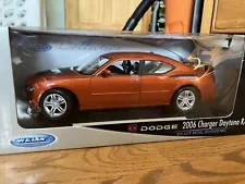 1/18 Welly Diecast 2006 Dodge Charger Daytona R/T Orange