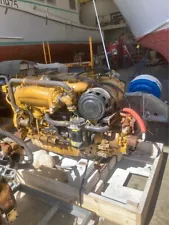 Caterpillar CAT C9 , Marine Diesel Engine , 460 HP with Twin Disc 5075 2.5:1