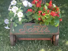 SCOTTS- Vintage Lawn Ornament Planter Metal Flower Seeder/ Drop Spreader Soil