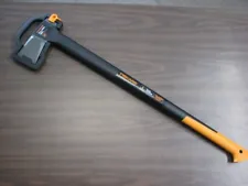 FISKARS 28" X25 SPLTTING AXE #7854 ONE-STRIKE SPLITS WOOD SPLITTING AXE / MAUL