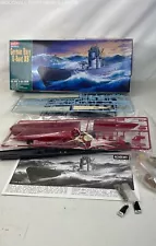 Vintage 1995 Academy WWII German Navy U-Boat IXB 1:150 Submarine Model Kit #1442