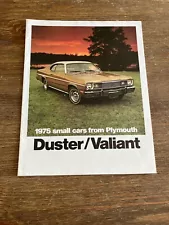 1975 PLYMOUTH DUSTER & VALIANT SALES BROCHURE CATALOG ~ 16 PAGES