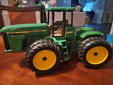 Ertl 1997 John Deere 9300 4WD Tractor with Duals