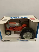 ERTL 1/16 FORD 981 TRACTOR SELECT-O-SPEED