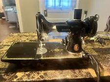 SINGER 221 Featherweight Sewing Machine